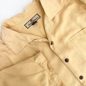 TOMMY BAHAMA Mens Sz L Canary Yellow 100% Silk Button-Up Short-Sleeve Camp Shirt - Picture 1 of 9