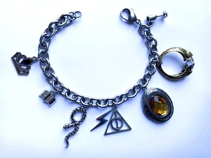 Bracciale Collana HORCRUX Harry Potter Acciaio Anello Medaglione Diadema Coppa - Foto 1 di 13