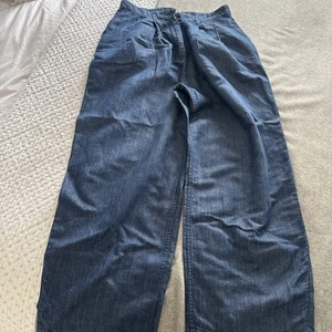Cos Light Weight Trousers. Size euro 38. - Picture 1 of 7