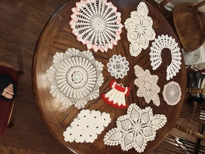 12 antike handgefertigte Deckchen - Bild 1 von 5