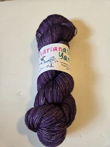 Marianierte handgefärbte Fingergarne "Avana" 80% Merino / 600 Yards - Bild 1 von 3