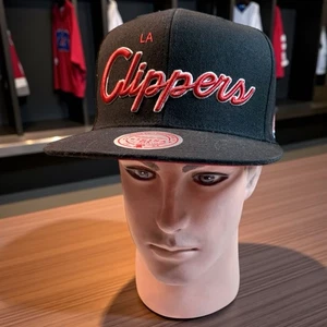Herren Mitchell & Ness schwarz LA Haarschneidemaschine Hartholz Klassiker Schriftzug 2.0 Druckknopflasche - Bild 1 von 9