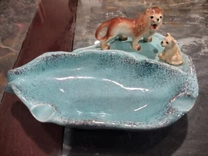Vintage Lion & Cub Aschenbecher 50er Neuheit Ash Tray, Mid Century Aqua & Gold Keramik - Bild 1 von 9