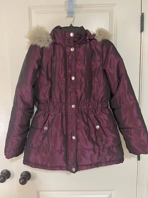 Chaqueta acolchada Justice Girls 12/14 capucha forrada Sherpa bolsillos con cremallera completa Foto 1 de 3