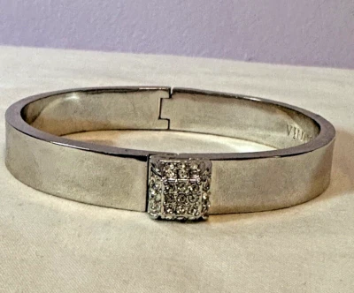 Brazalete brazalete Vince Camuto Clamper 6 pulgadas tono plata estrás transparente Foto 1 de 4