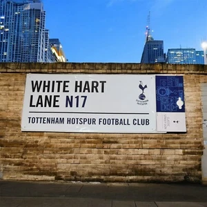 Brandneues offizielles weißes Tottenham Hotspur Metall Straßenschild (40 cm - 18 cm) - Bild 1 von 1