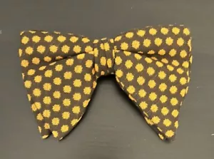 Men's Vintage Bow Tie 1970s Brown Polka Dot Oversized Large Butterfly Clip On - Picture 1 of 7