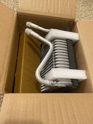 Evaporador de aire acondicionado nuevo Volvo S70 1998 1999 2000 Nissens 92129 Foto 1 de 4