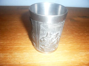 Zinn + Becher mit Motivenaus dem Wirtshaus - Bild 1 von 3