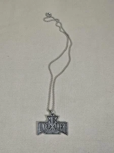 Collana con ciondolo WWE The Undertaker (1999, Titan Sports, vintage) - Foto 1 di 3