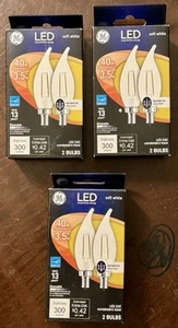 Lot of 3 - GE LED 4W 40W Soft White LED CAC 300 Lumens - 2 Bulbs - Picture 1 of 2