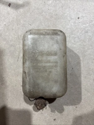 Dodge Van RV 1975-1979 parabrisas lavadora depósito botella OEM 3489412 76 77 78 Foto 1 de 4