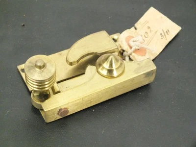 CERRADURA VENTANA MARCO ORIGINAL VINTAGE AÑOS 40 SIN USAR STOCK ANTIGUO CUADRADO BEHIVE. Foto 1 de 4