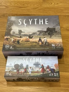SCYTHE Gioco da Tavolo Stonemaier Completo Invaders From Afar Espansione e Monete Metallo - Foto 1 di 22