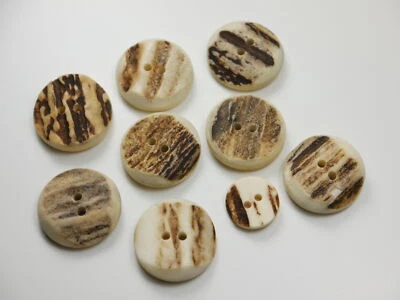 9 Stück Horn Trachtenknöpfe 8 d=23 mm 1 d=15 mm Zierknöpfe mit Muster TK-III-102 - Bild 1 von 3