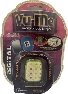 Vintage Y2K Vu Me Medaillon Schlüsselanhänger Foto Clip Laden & Display Digitalfotos - Bild 1 von 2