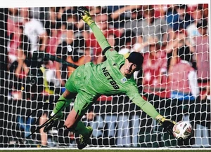 Football - Dean Henderson - Hand Signed A4 Photograph - Crystal Palace - COA - Picture 1 of 1