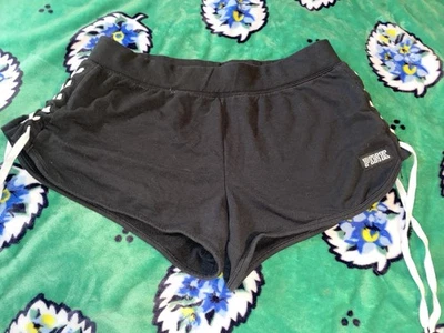 Pantalones cortos ROSA Victoria's Secret negros con cordones para mujer talla grande  Foto 1 de 4