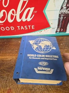 DuPont 1980 1999 R-M Automotive Paint Chip Color Code Book 1 Binders. - Bild 1 von 9