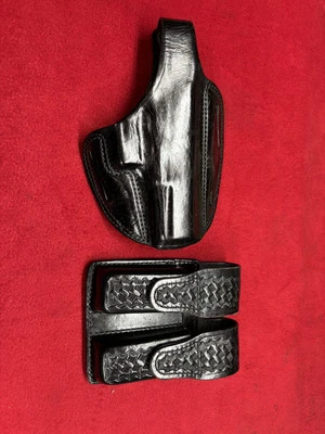 BIANCHI 7/7L Glock 17 Holster & Double Mag Holster - Image 1 of 4