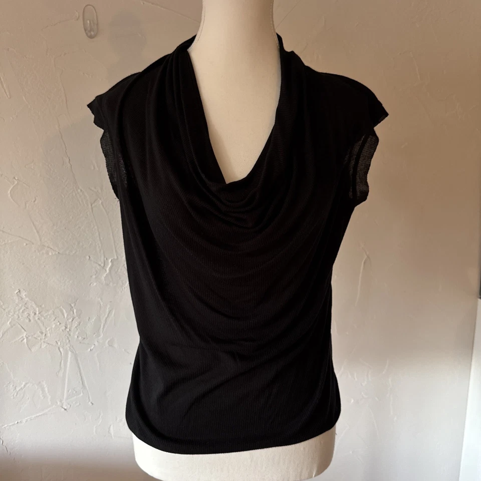 Splendid 黑色垂褶圆领帽袖针织上衣小号美国制造半透明  — 第 1/4 张图片