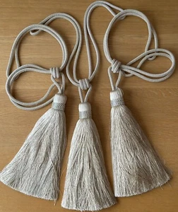 Set of 3 Tiebacks Cream with diamanté detail for medium/large curtains - Picture 1 of 4