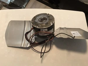 GOODMAN B13400252S Motor W / Blade - Picture 1 of 4