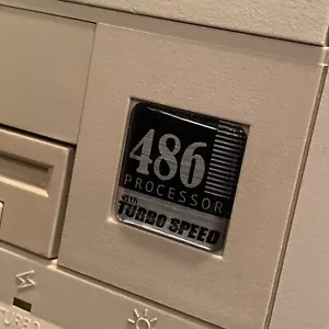 Estuche de computadora personalizado vintage 386 486 insignia domada pegatina retro PC 486SD 1x1 - Imagen 1 de 2