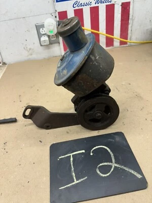 1959 60 61 62 63 64 65 1966 FORD FAIRLANE MUSTANG EATON V8 POWER STEERING PUMP - Image 1 of 4