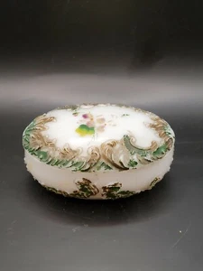 Antigua caja de baratijas vidrio satinado blanco flores pintadas a mano tocador victoriano - Imagen 1 de 10
