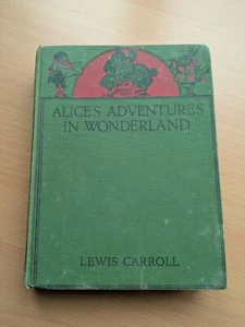 Alice's Adventures in Wonderland 1967 Ilustrated by Sir John Tenniel - Picture 1 of 5