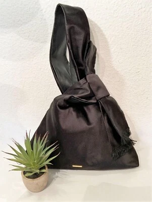 BOLSA DE COMPRAS TORY BURCH PRETA CETIM E COURO ELEANOR - Imagem 1 de 4