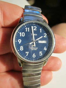 VINTAGE TIMEX UHR BLAUES ZIFFERBLATT HINTERE KAPPE BLEIBT NICHT AN? PASST BIS 8 ZOLL - BBA38A - Bild 1 von 5