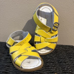 Hoy Salt Water Girls Shiny Yellow Leather Sandals Sz 5 Toddler NEW - Picture 1 of 5