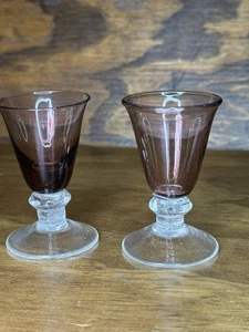 Juego de 2 vasos de chupito vintage púrpura claro base transparente - Imagen 1 de 5