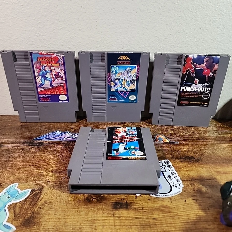Nintendo NES Game Lot - Mega Man 1 & Punch-Out! - Image 1 of 4