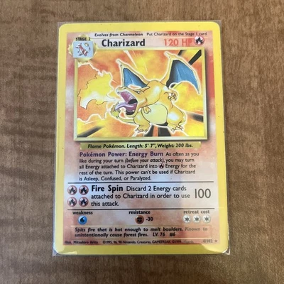 Charizard 004/102 Base Set Holo - Image 1 of 2
