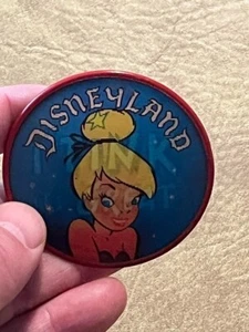 1950s Disneyland Art Corner Tinker Bell VARI VUE "TINK" Lenticular Pin Button - Bild 1 von 8
