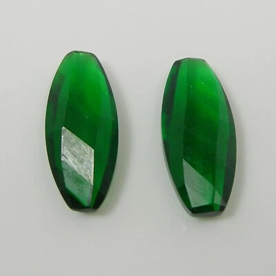 20.08 carats Elongated Oval 23x10mm Emerald Green Created Matching Pair Gemstone - Image 1 of 4