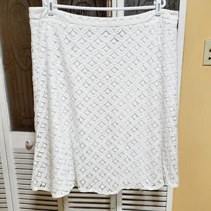 Avenue Ladies White Beautiful Lace A-Line Floral Skirt - Size 20 - Picture 1 of 6