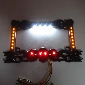 Marco de matrícula con freno de marcha LED giro para Harley Honda 3D hueso de llama de calavera - Imagen 1 de 12
