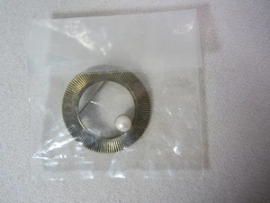 Mid Century Brooch Pin Gold Tone Textured Open Circle Faux Pearl 1 1/4" MCM New - Picture 1 of 3