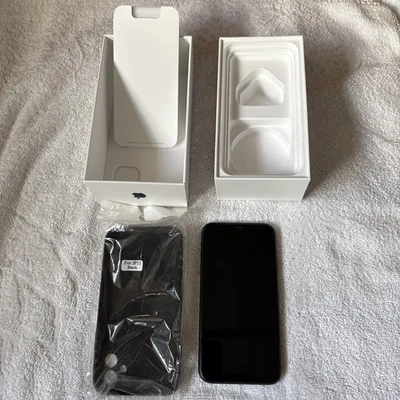 Apple iPhone 11 - 128GB - Unlocked - original box - Black - Image 1 of 4