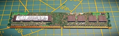 RAM Samsung 1GB DDR2 PC2-6400U 800MHz 1Rx8 DIMM Desktop Non-ECC - Immagine 1 di 2