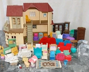 Calico Critters Luxus Stadthaus mit 55 Möbeln & Zubehör - Bild 1 von 24