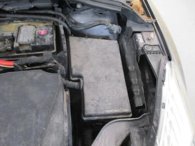 Ford Focus 2013 Engine Fuse Box top cover - CV6Z 14A003-AA 2051 Foto 1 de 4