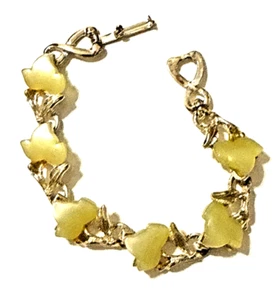 Vintage Yellow Thermoset Leaf Bracelet Pale Gold Tone Statement 8" - Picture 1 of 7