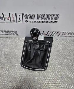 SEAT LEON MK3 5 SPEED GEAR KNOB & GAITER 5F2863283A 2013-2016 - Picture 1 of 6