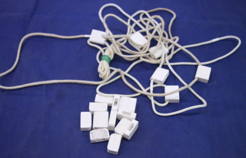 Lot of 19 Genuine Apple Lanyard for iPod Shuffle 1st Generation 512mb/1GB - Image 1 of 3