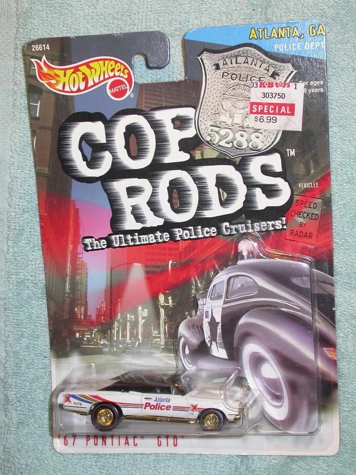Hot Wheels Cop Rods 67 Pontiac GTO pilotos reales en tarjeta Foto 1 de 1